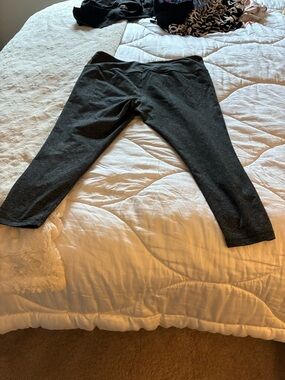 Zella Dark Gray/ blk Crop Leggings